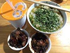 -越洋肖氏老米线(杨家坪店)