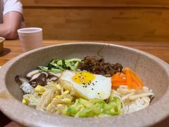 石锅拌饭-百年石锅饭·朝鲜族传统民餐