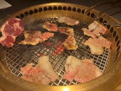 -铭牛烧肉·和牛海鲜自助(高新月牙湖店)