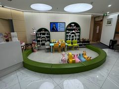 -瑞尔齿科(南京东路名人诊所)