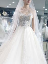 -艾米丽婚纱礼服