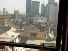 周围环境太差-上海御花园酒店