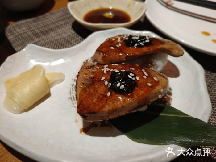 有喜屋·鲜鸡板前烧鸟(徐家汇店)鹅肝寿司图片
