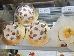 -花花卷卷·鲜食蛋糕(静安久光百货店)
