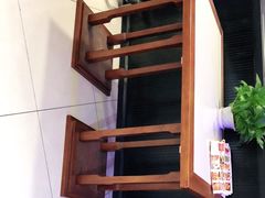 -易学羽毛球培训中心(铜川路店)