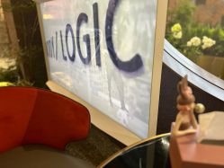 -花隐·美芙炫海菲秀皮肤管理中心