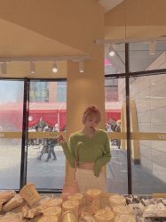 -BULB STUDIO 巴柏明星发型工作室