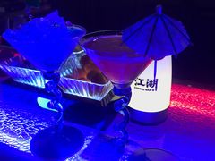 -江湖酒吧