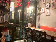 -layback cafe & bar