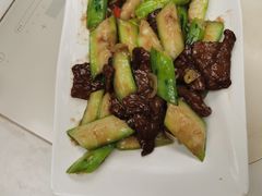 勝瓜炒牛肉-肥仔文澳门猪骨煲(南京西路店)