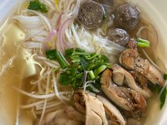 鸡扒牛丸汤粉-探越越南牛肉粉(江南西分店)