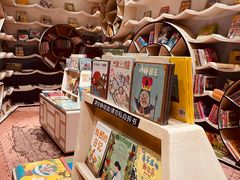 -钟书阁(群光广场店)