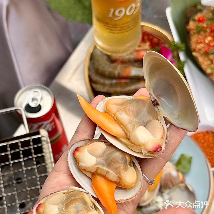 来星海就办了一件事，吃生腌…