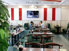 大堂-李先生牛肉面大王(营口大润发店)