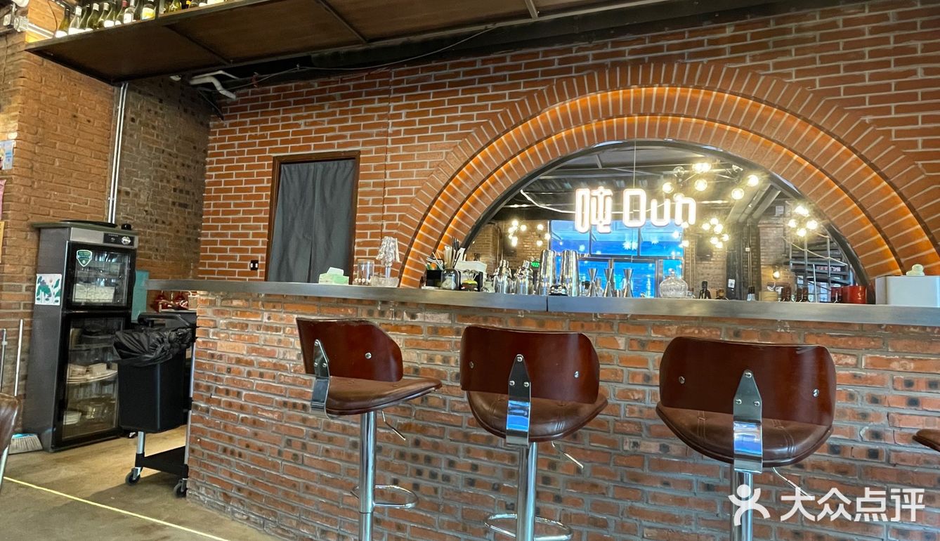 这家新店有点东西，它家咖啡能舔杯！