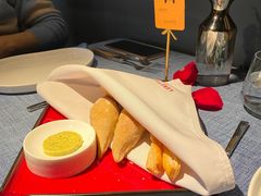 -弦月窗LUNETTE BY AMANDA(复兴路店)