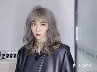 棕灰色 炒鸡显肤色的宝藏色～