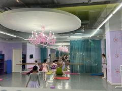 -Isee灰姑娘国际儿童艺术中心(BHGMall店)