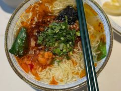 -宜致酒店(永庆坊彩虹桥地铁站店)