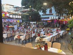 -刘姐啤酒鱼民族演艺餐厅(西街总店)