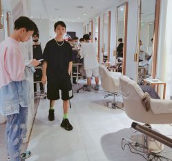 大厅-3AM HAIR SALON烫发染发接发