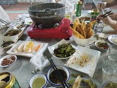 -墨脱石锅椰子鸡•香草鸭•东山羊(大东海店)