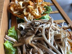 -菌海森林·非遗野生菌火锅(西山区滇池路摩根道店)