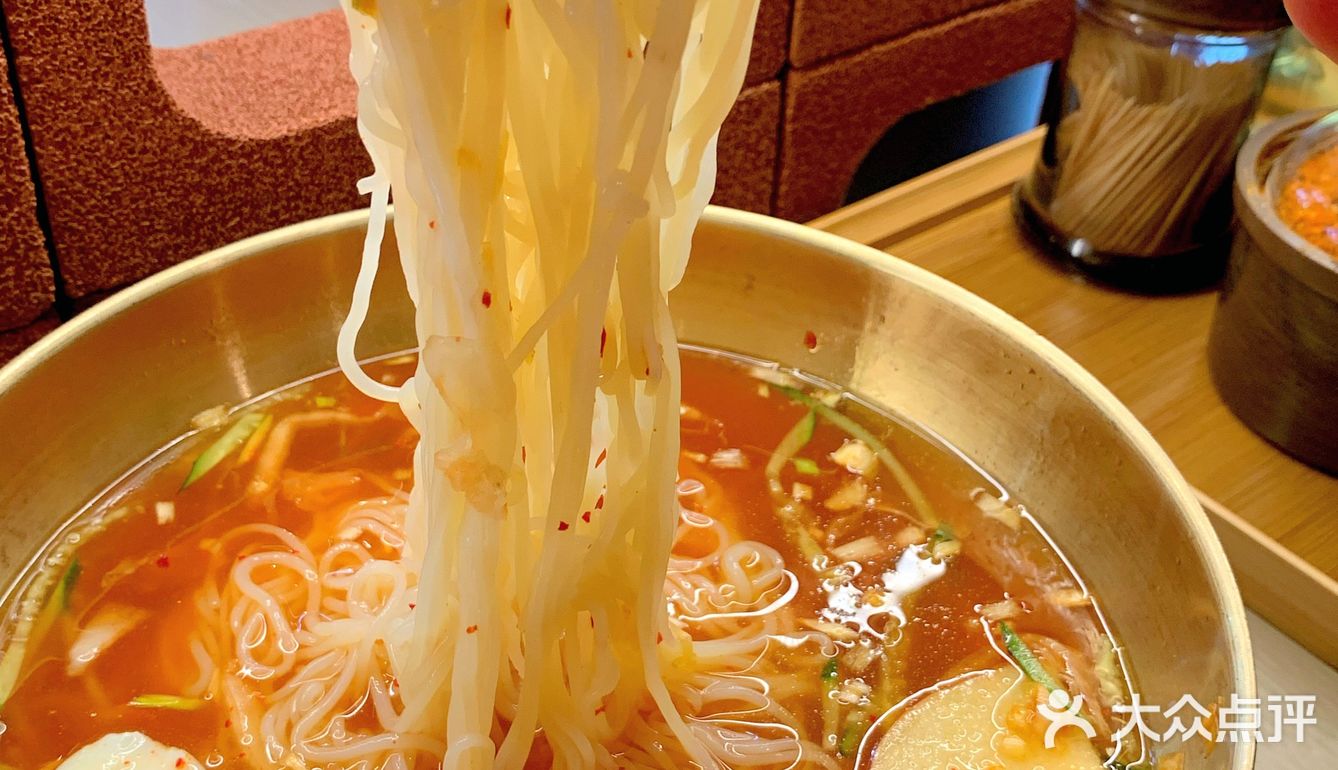 上海超火的烤肉店中午来广州啦，人均不超百，吃到扶墙❗️