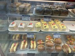 -白玉兰食品甜凤店(合生汇店)