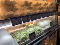 -白玉兰食品(汇联商厦店)