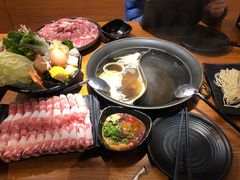 -呷哺呷哺(普陀乐购真北店)