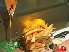 -Oasis Bar & Grill
