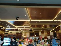 -大中华希尔顿酒店-念自助餐·嗨啤·小龙虾