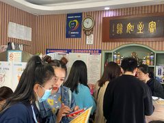 等位区-华春餐馆(鱼山路店)