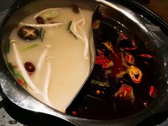 -三人行骨头王火锅(长寿店)