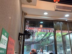 -爆炸头阿姨小四川正宗川味小吃(无任何分店)