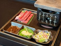 火山岩煎安格斯牛小排-龙吟山房(青龙山庄店)