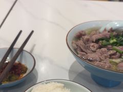 -犇逸·乐山跷脚牛肉·四川现炒(览海店)