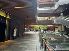 -瑞虹新天地月亮湾