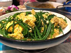 沙葱炒鸡蛋-一个勺子新疆锡伯主题私房菜(红墙巷49号院店)