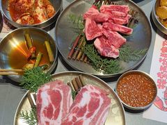 -草家酱蟹炭火烤肉店(珲春南路一店)