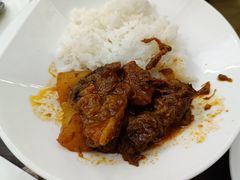 红烩牛肉饭-东海咖啡馆