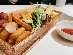 混合美式炸物-秀儿家の小确幸花园西餐厅