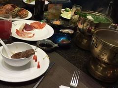 -云顶旋转自助景观餐厅