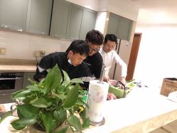 -时尚殿堂明星门店
