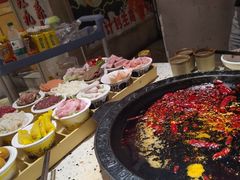 -红九格老火锅(三峡广场店)