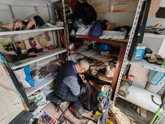 -静安寺修鞋修包修拉链
