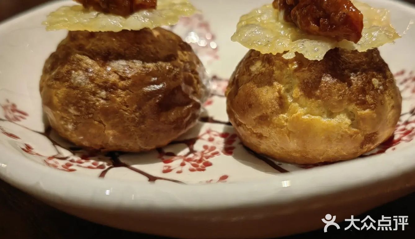 携母亲来我工作许多年的老餐厅用餐。心怀感激