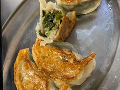 鲜肉韭菜煎饺-芬芳甜品(同福路店)