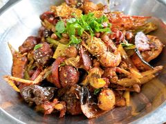 -愉肴麻辣香锅(中山路店)